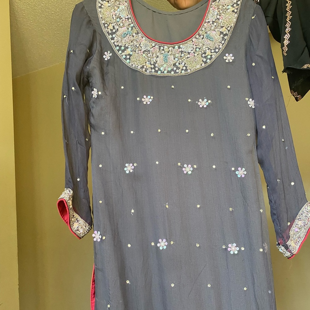 Beautiful custom made Pakistani dress size medium